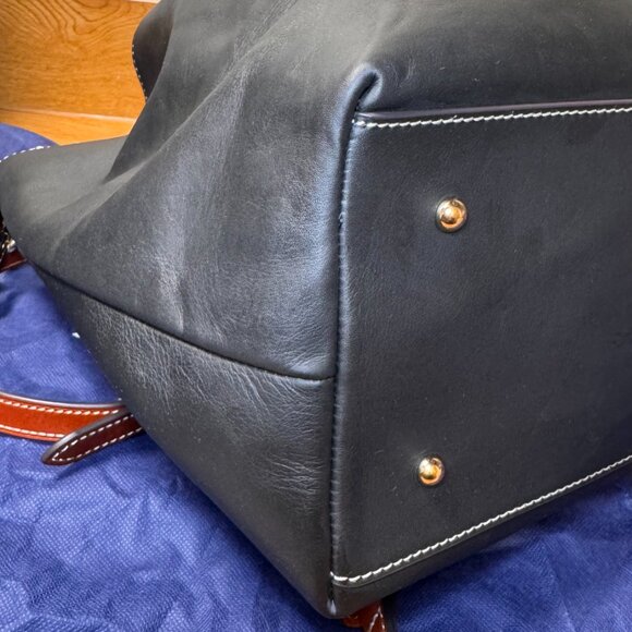 Dooney & Bourke Black Lucca Leather Barlow Purse - Picture 4 of 8